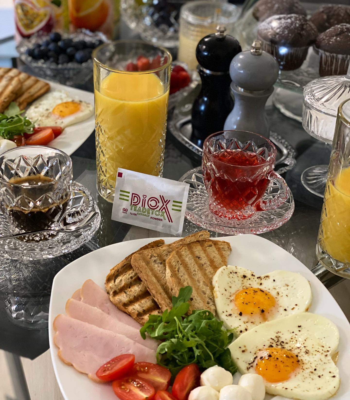 Diox Detox Tea sachet served with a healthy breakfast